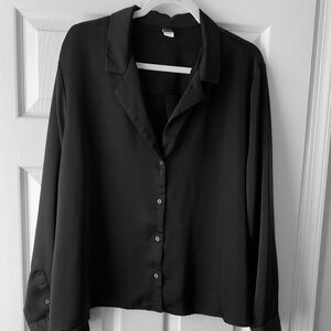 Old Navy women’s size XXL silky Black Blouse.